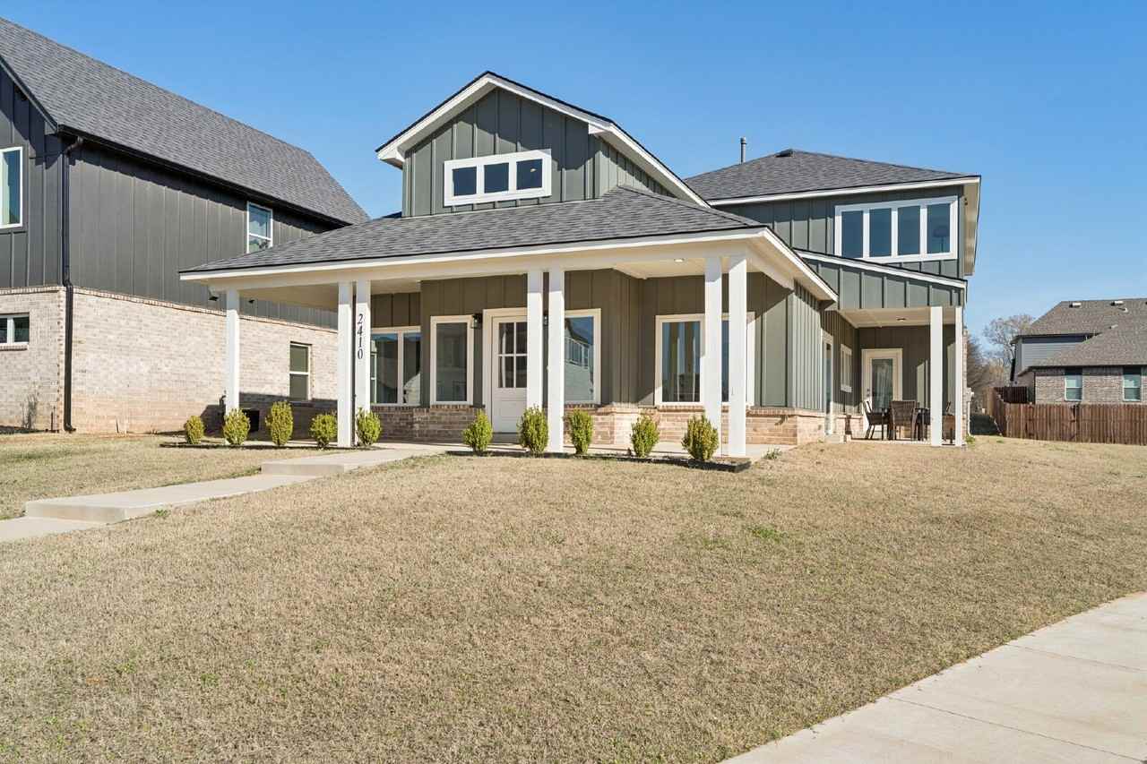 2410 W Charleston St - Photo 6 of 50