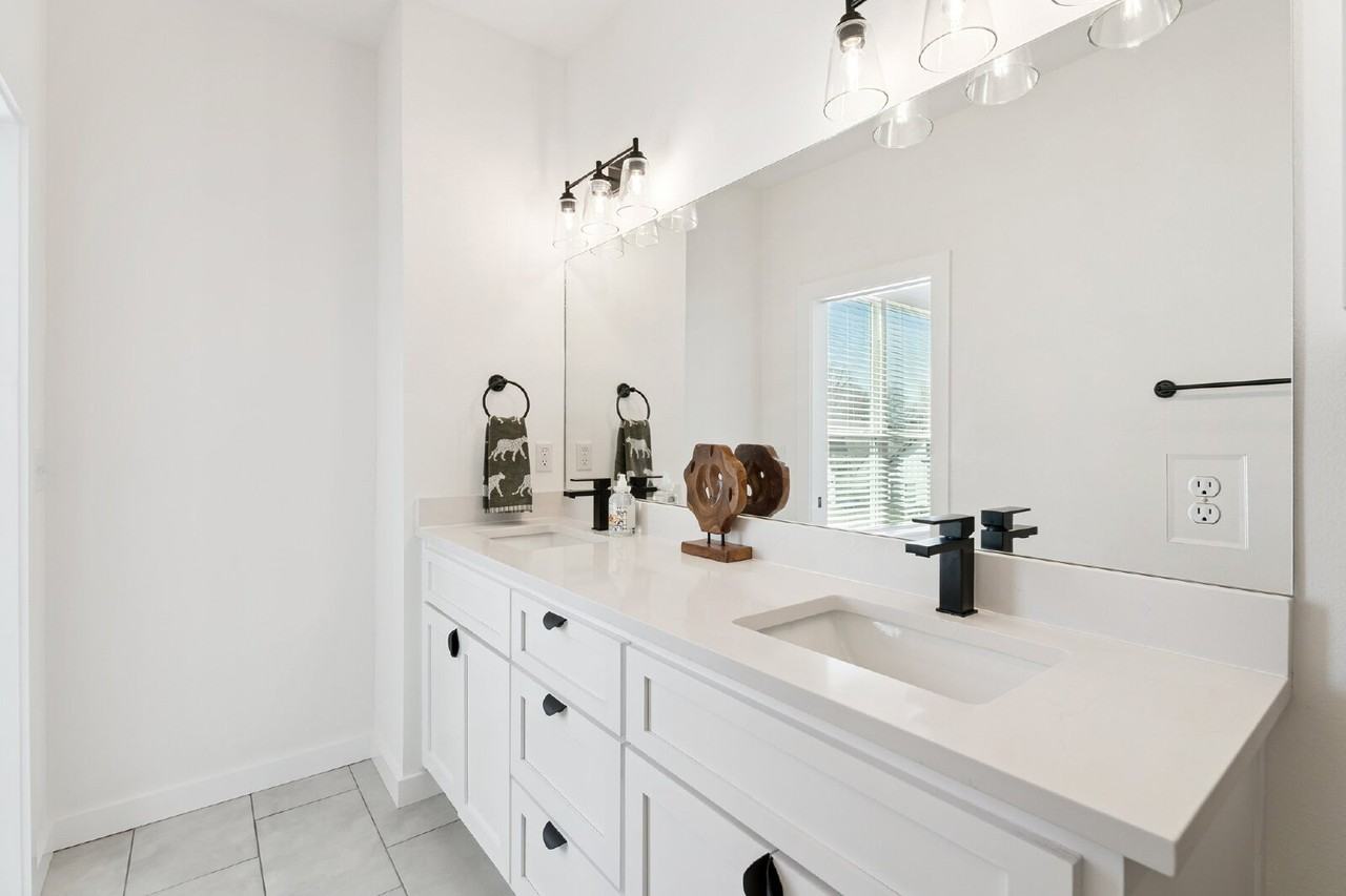 4500 S Dogwood Ave - Photo 4 of 50