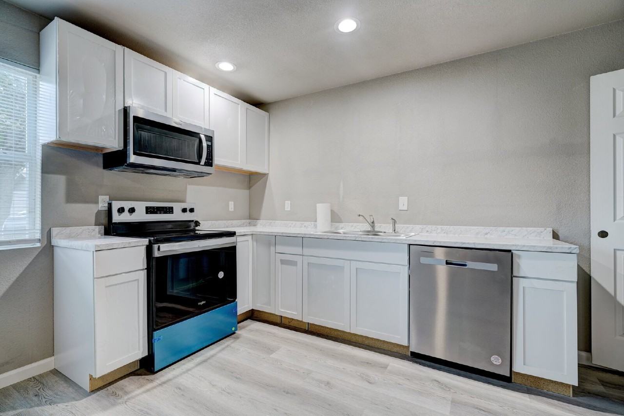 6455 S 49th West Ave #1 - Photo 2 of 17