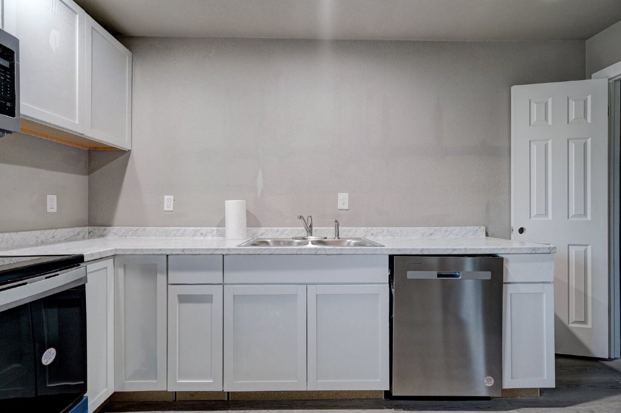 6455 S 49th West Ave #1 - Photo 3 of 17