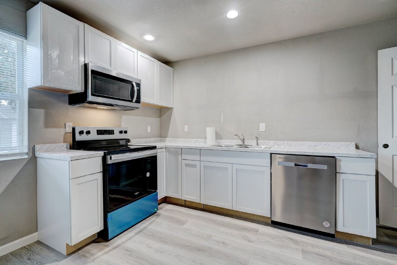 6455 S 49th West Ave #1 - Photo 6 of 17