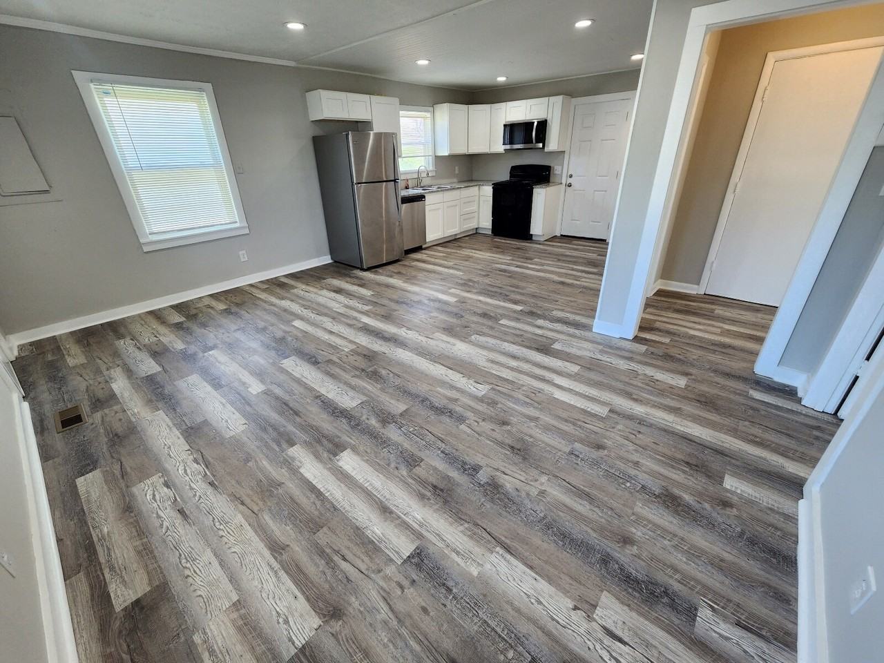 110 Mckinley St - Photo 3 of 13