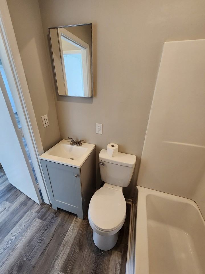 110 Mckinley St - Photo 6 of 13