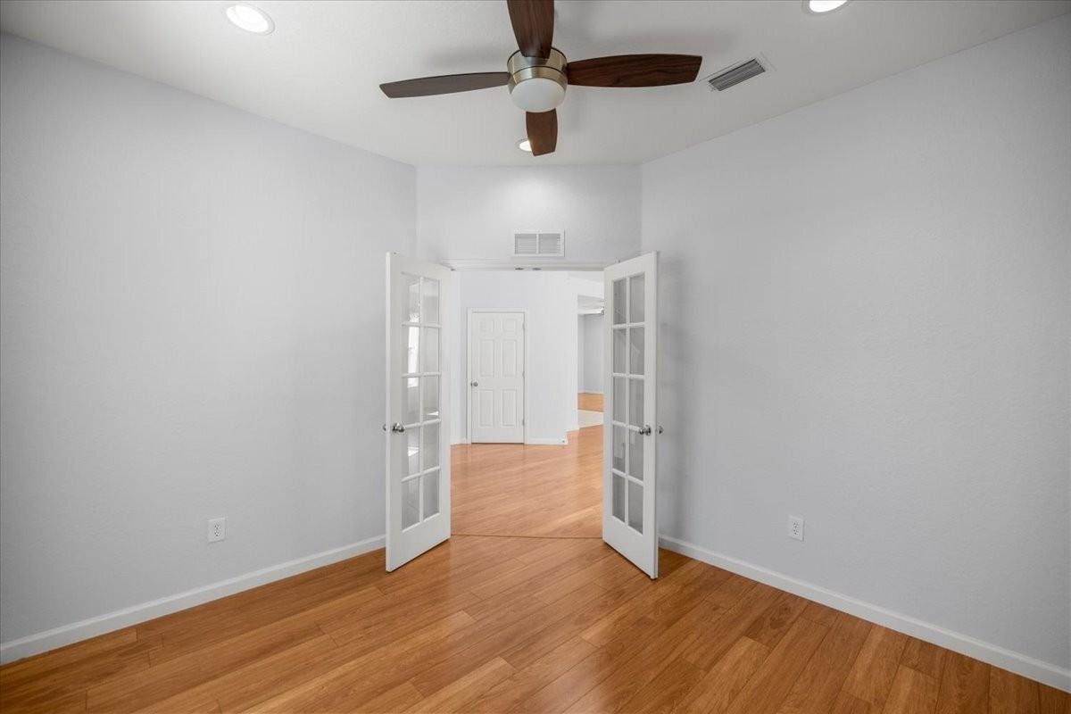 5073 Sw 40th Pl - Photo 5 of 50