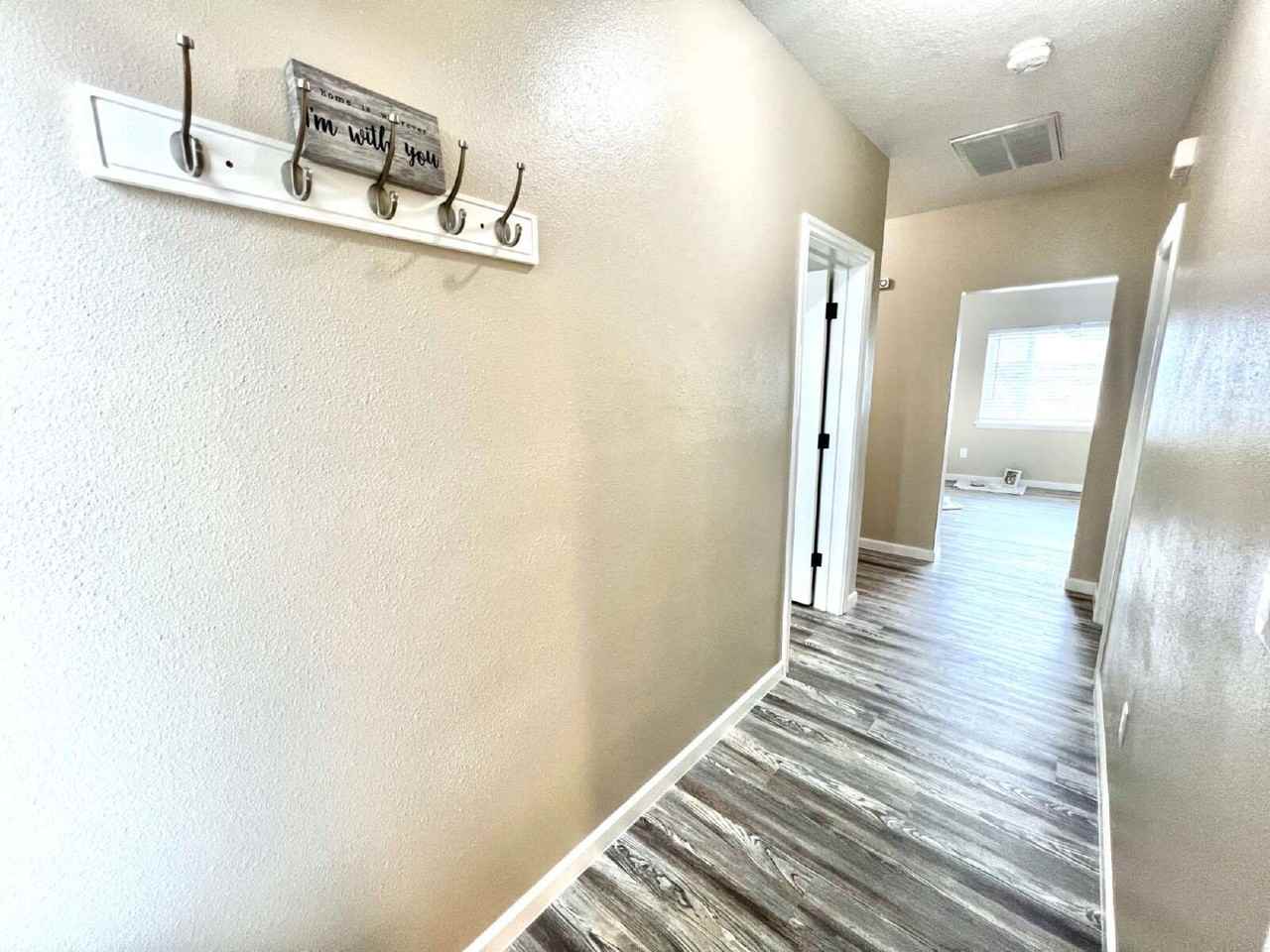 712 W Fourth Plain Blvd - Photo 5 of 18