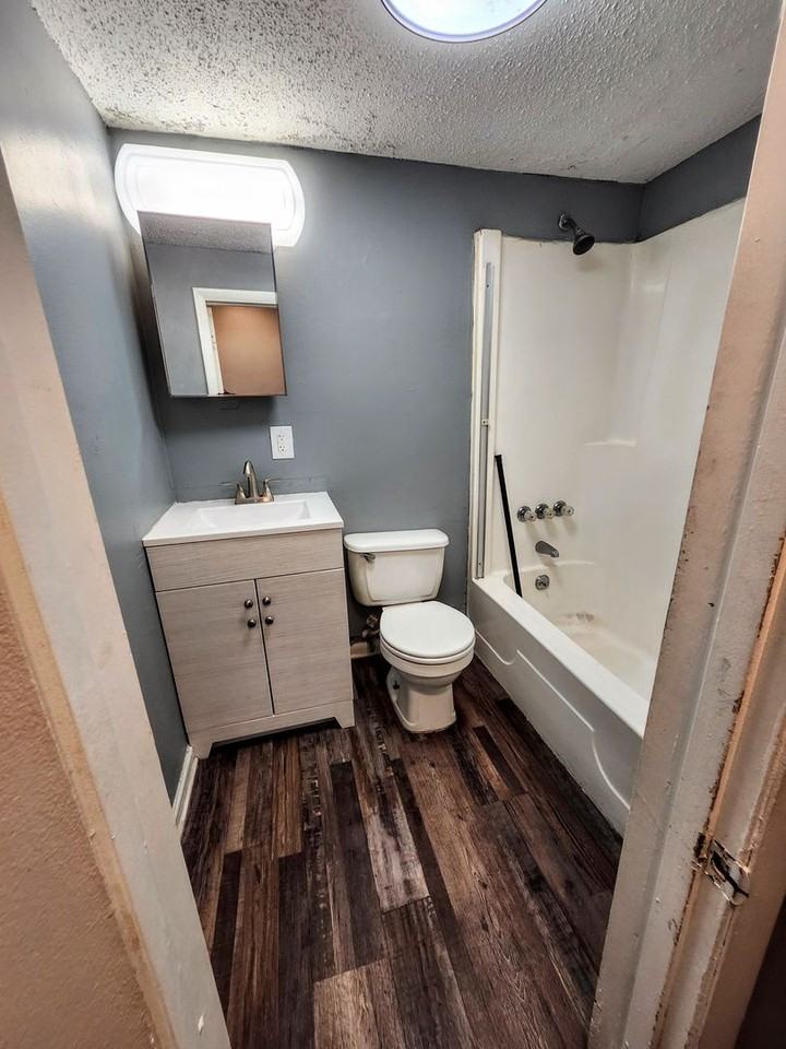 805 N Washington St #10 - Photo 6 of 9