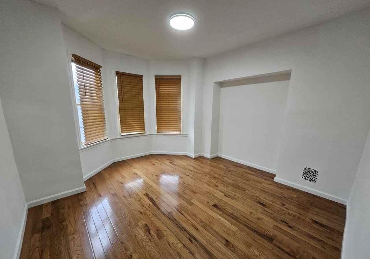 634 W Tioga St - Photo 2 of 11