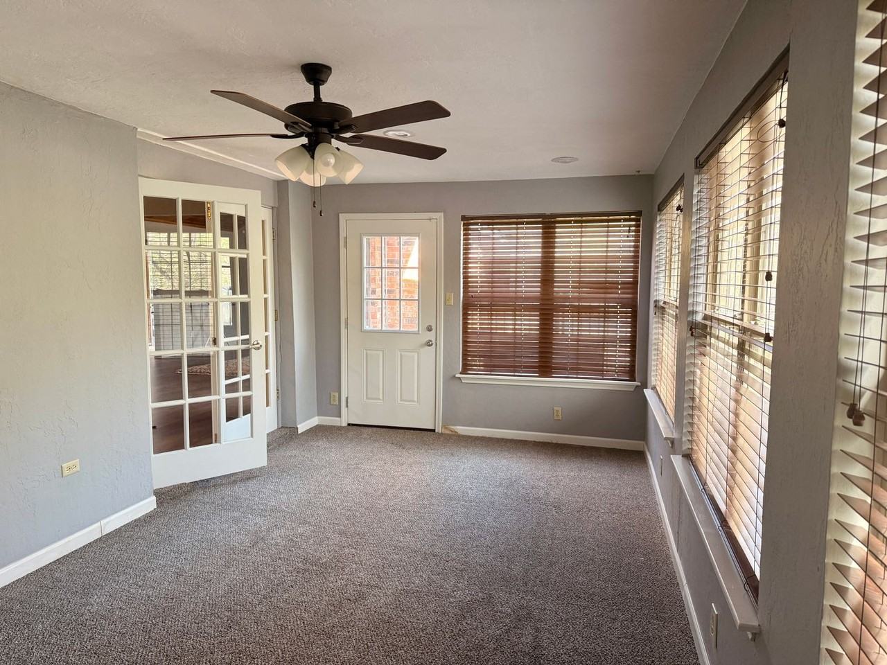 913 Ne Bob White Rd - Photo 5 of 10