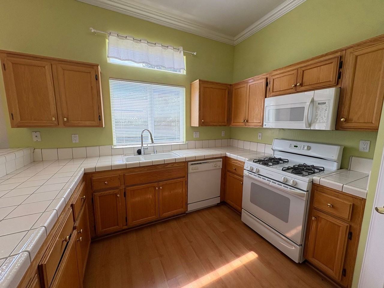 6805 Leaf Valley Dr - Photo 3 of 13