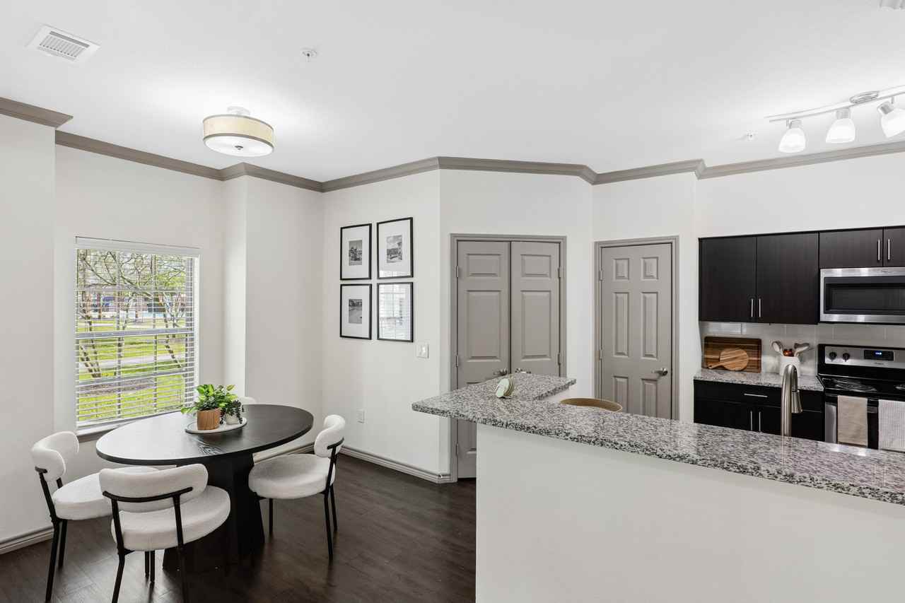 Capri Villas at the Lake - Photo 4 of 39