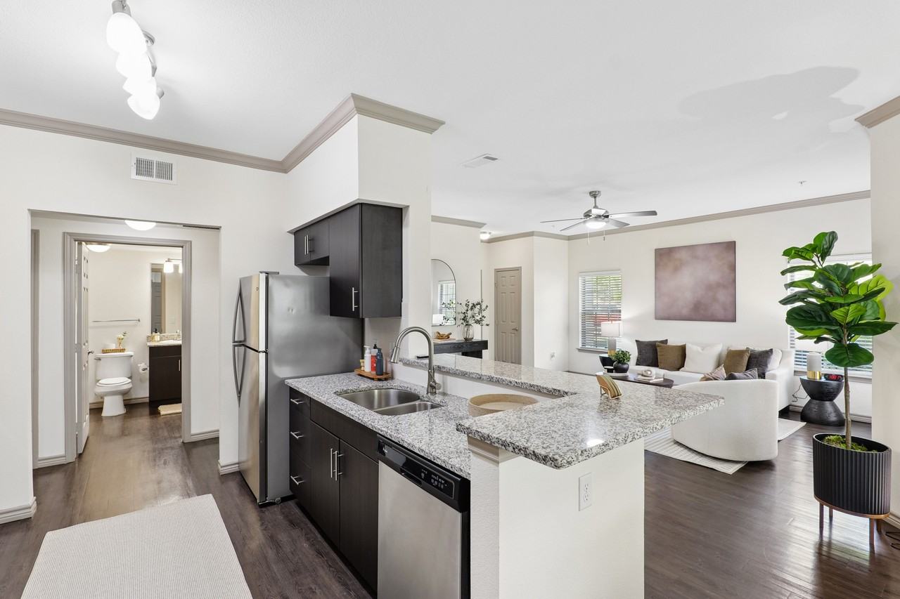 Capri Villas at the Lake - Photo 5 of 39