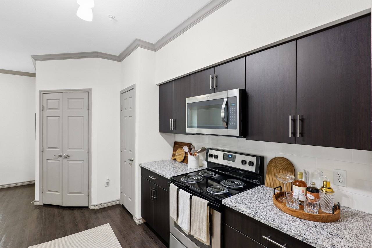 Capri Villas at the Lake - Photo 6 of 39