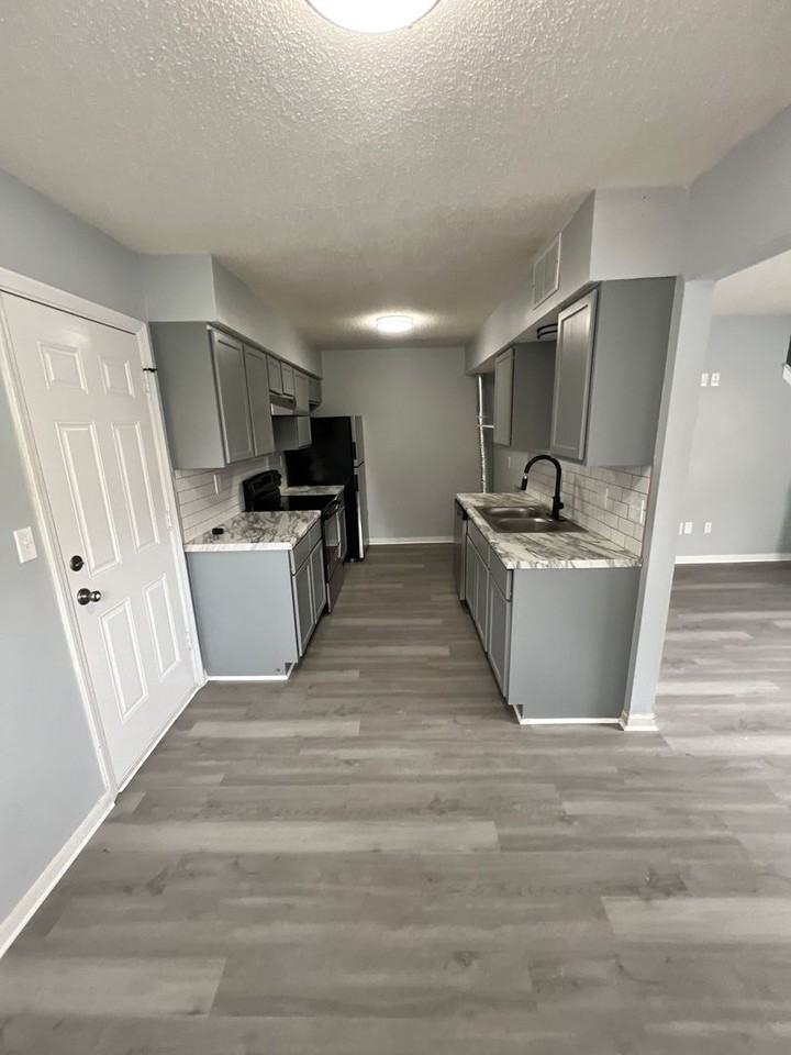 11007 Nw Player Dr #C - Photo 7 of 16