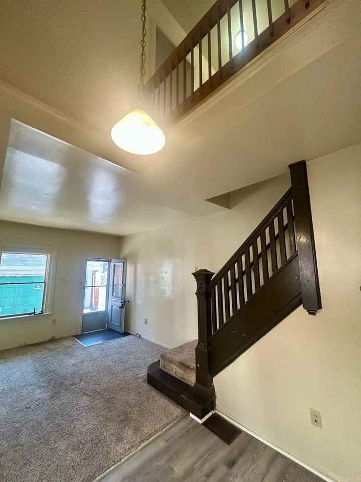 918 May St - Photo 3 of 18