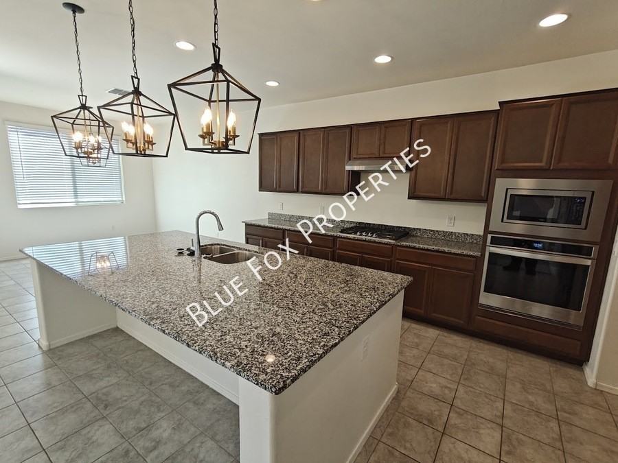 5525 W Lazy Farm Dr - Photo 2 of 50