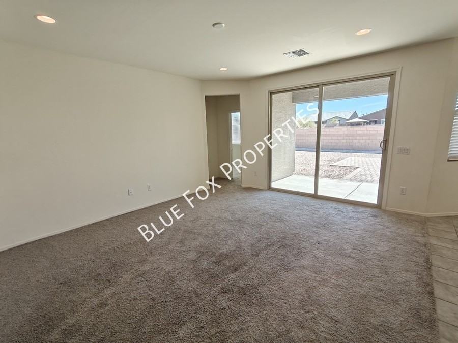 5525 W Lazy Farm Dr - Photo 3 of 50