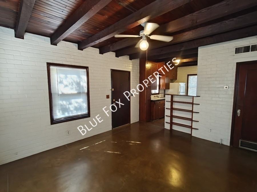 1211 N Jones Blvd #2 - Photo 2 of 18