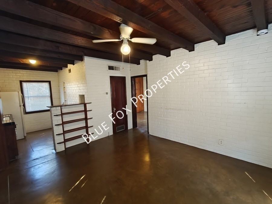 1211 N Jones Blvd #2 - Photo 4 of 18