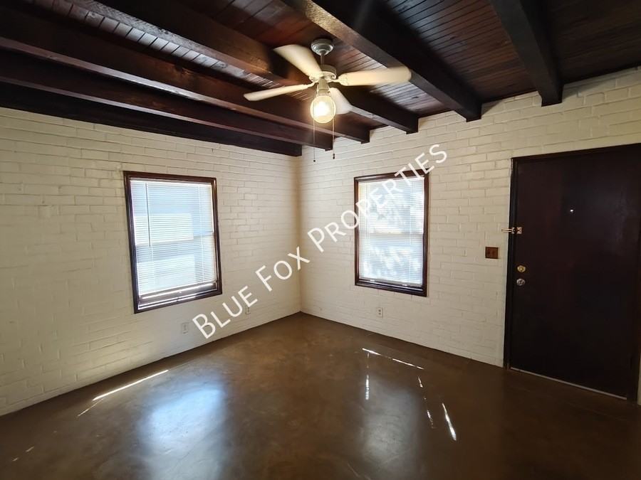 1211 N Jones Blvd #2 - Photo 7 of 18