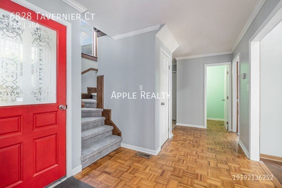 6828 Tavernier Ct - Photo 4 of 26