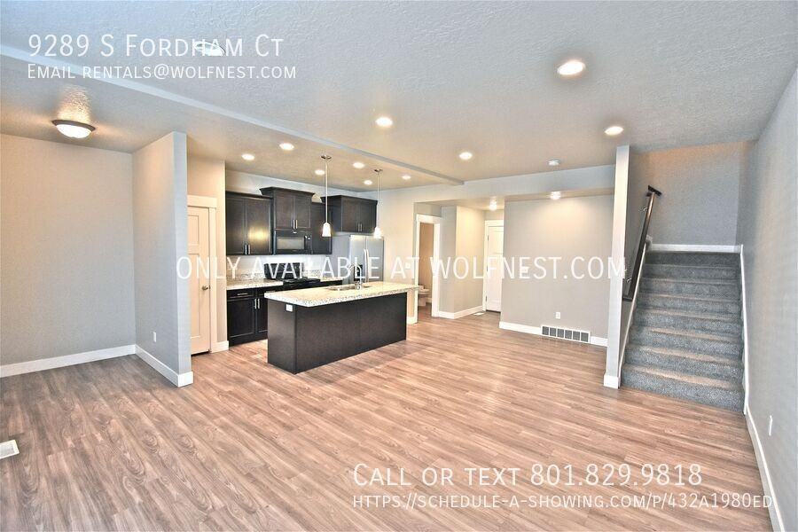 9289 S Fordham Ct - Photo 3 of 40