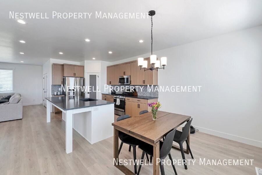 984 W 620 S - Photo 2 of 29