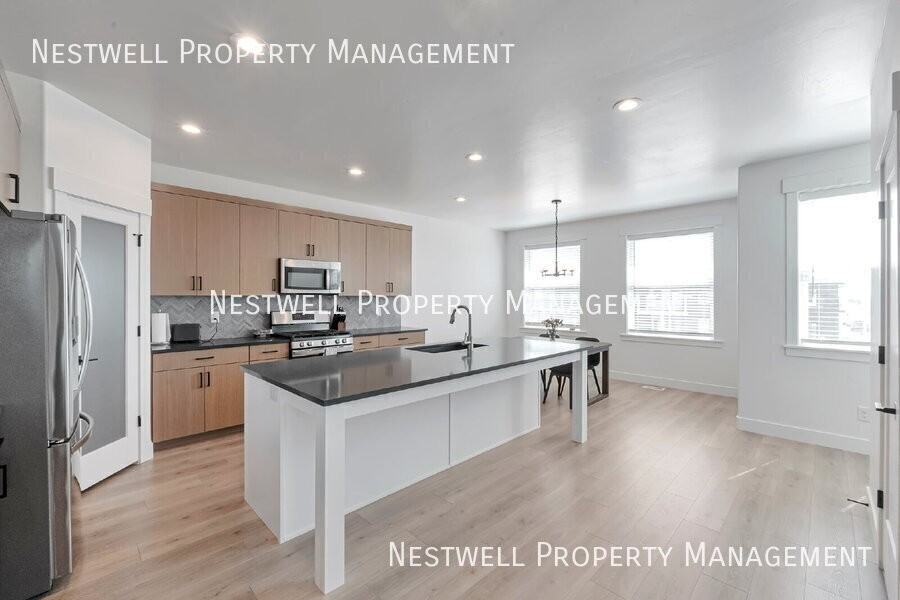 984 W 620 S - Photo 3 of 29