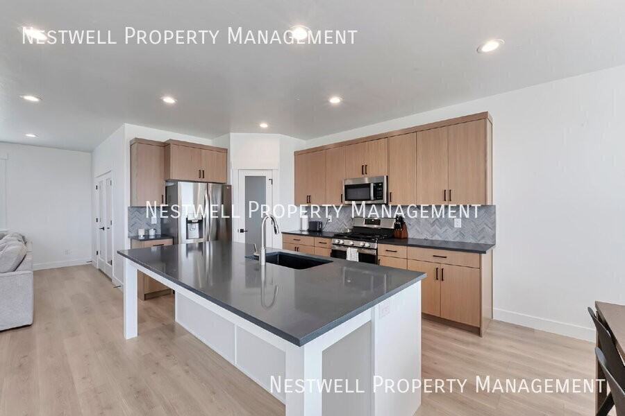 984 W 620 S - Photo 4 of 29