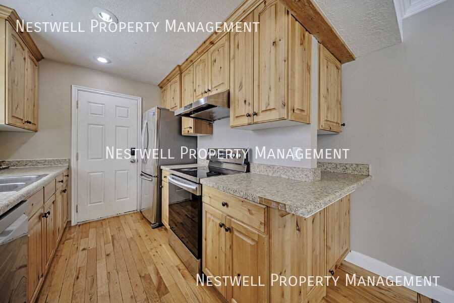 6886 S 595 E - Photo 3 of 29