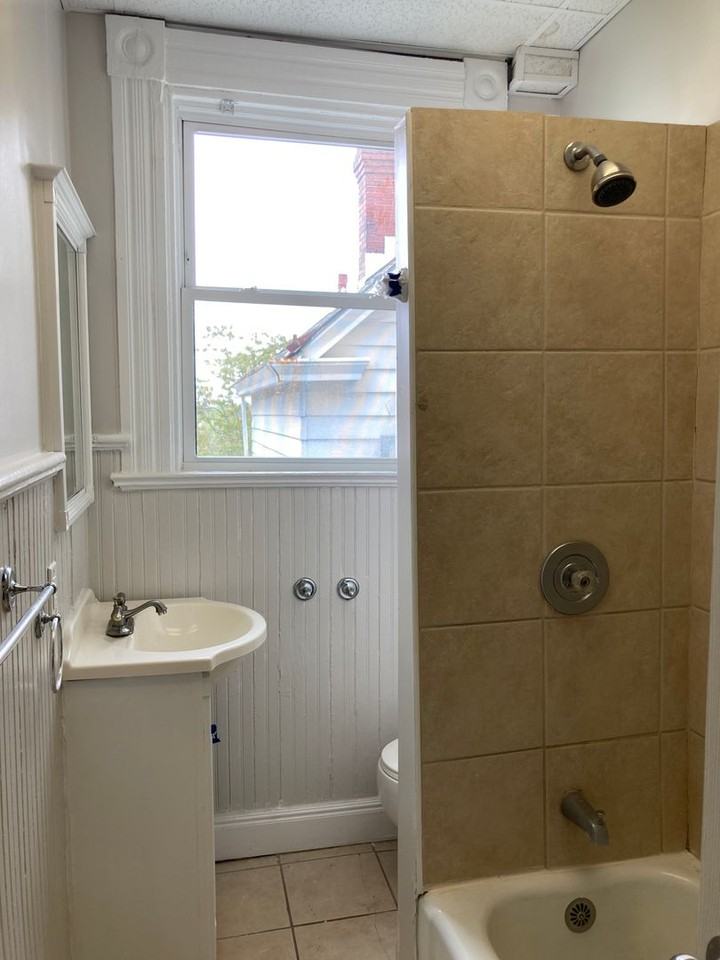 79 Greenbush St - Photo 7 of 11