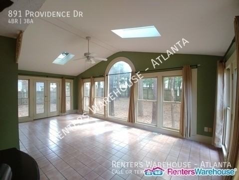 891 Providence Dr - Photo 5 of 25