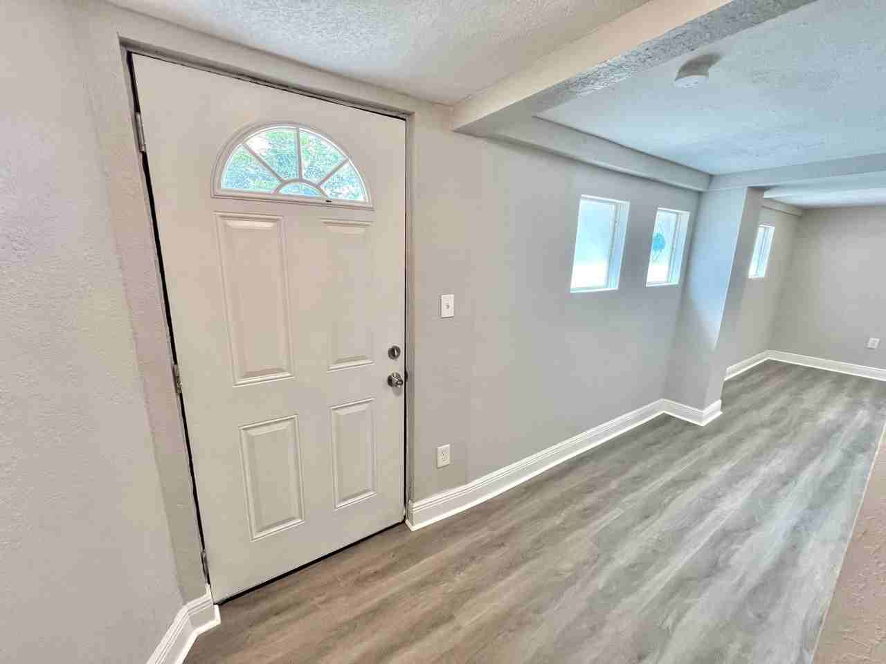 115 W Allison Ct - Photo 2 of 32