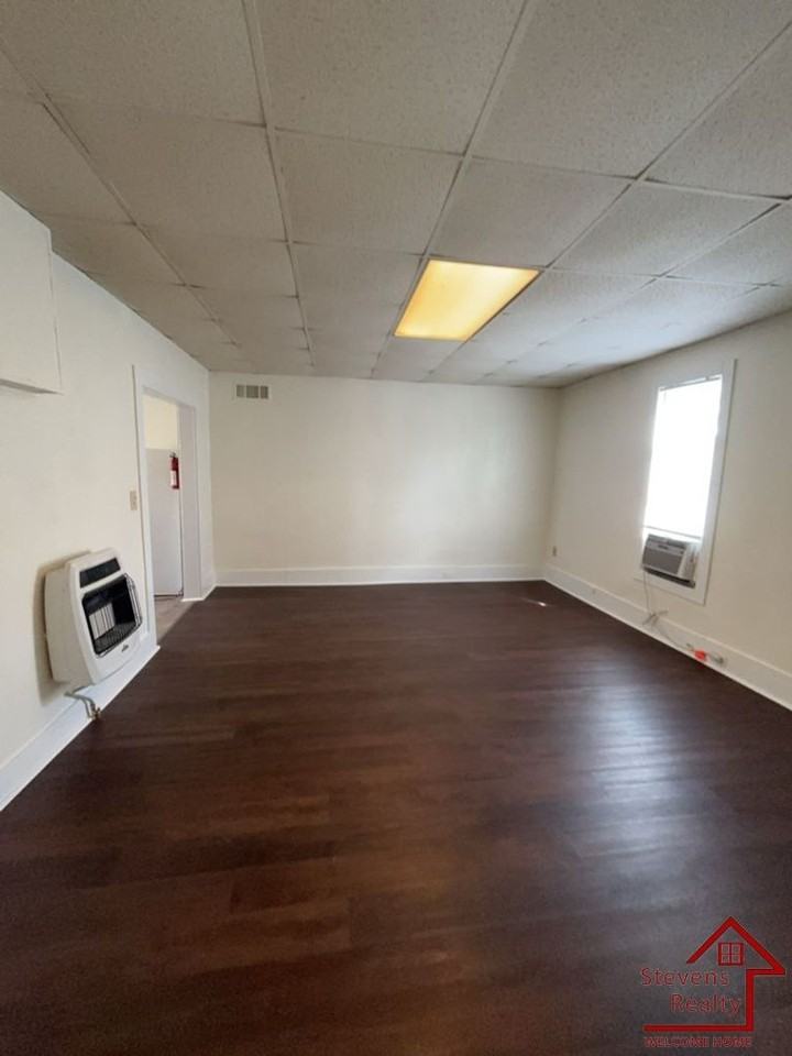 688 Bybee Branch Rd - Photo 2 of 11