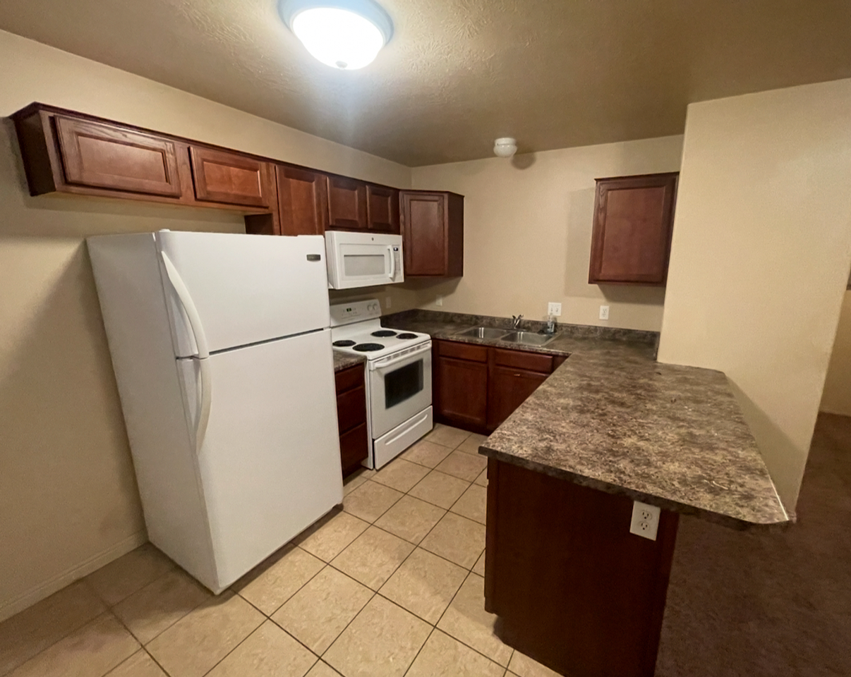 Spruce Street Apartments - Photo 4 of 15