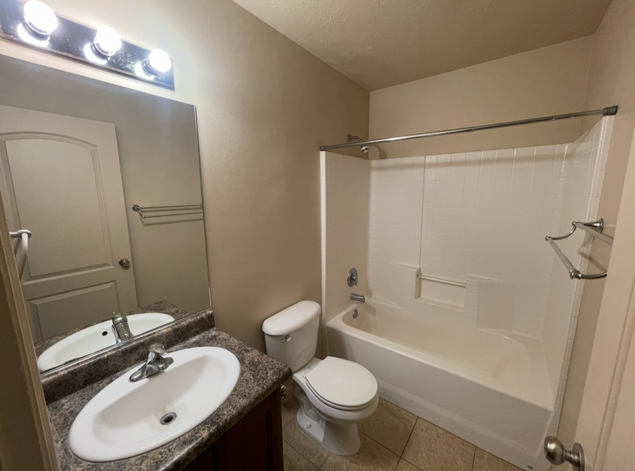 Spruce Street Apartments - Photo 6 of 15