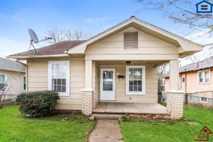 912 W Scott Ave - Photo 1 of 1