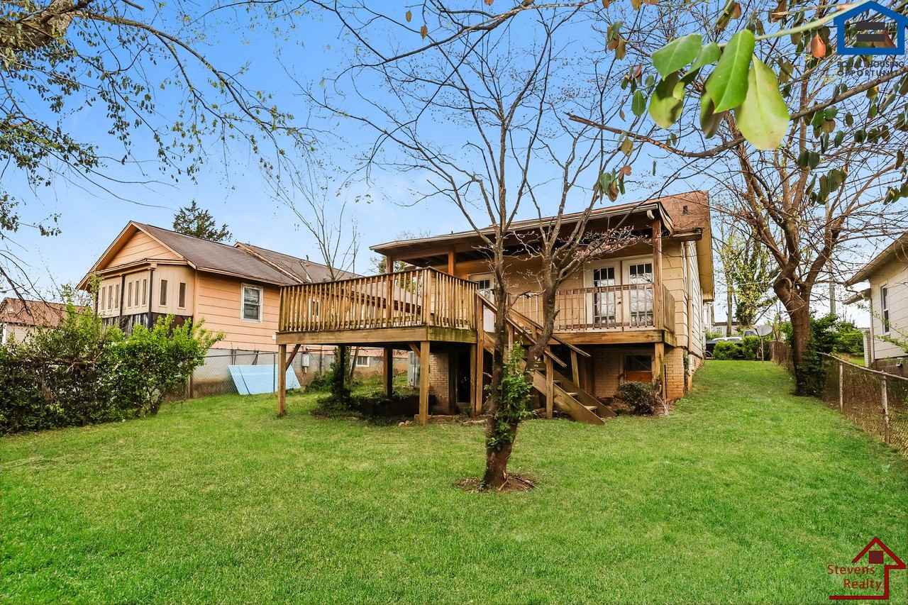 912 W Scott Ave - Photo 4 of 32