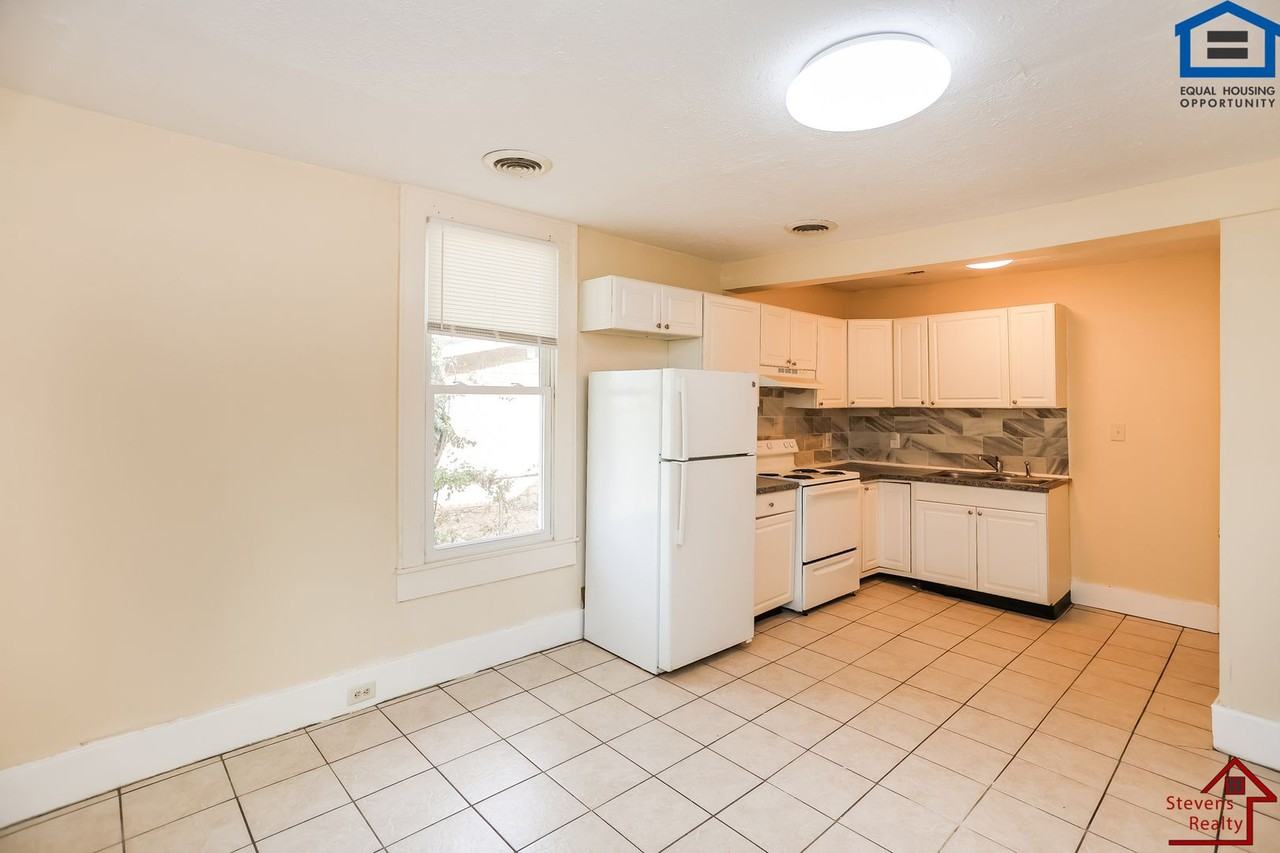 515 Ben Hur Ave #B - Photo 2 of 15
