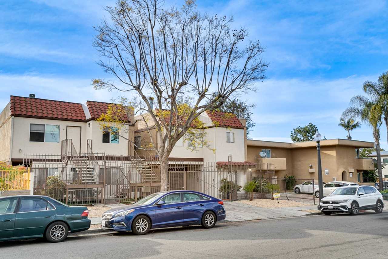 Talmadge Apartments - Photo 2 of 5