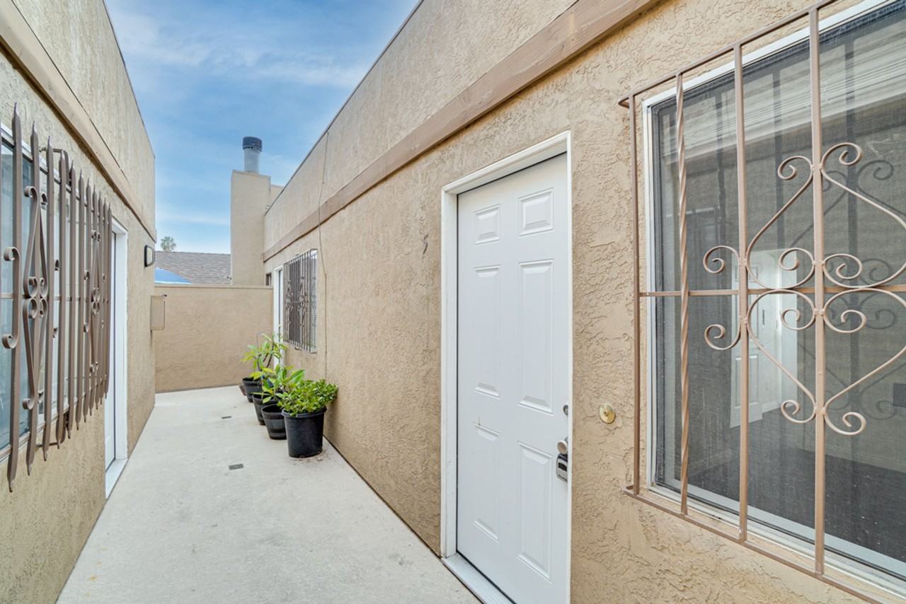 Talmadge Apartments - Photo 3 of 5