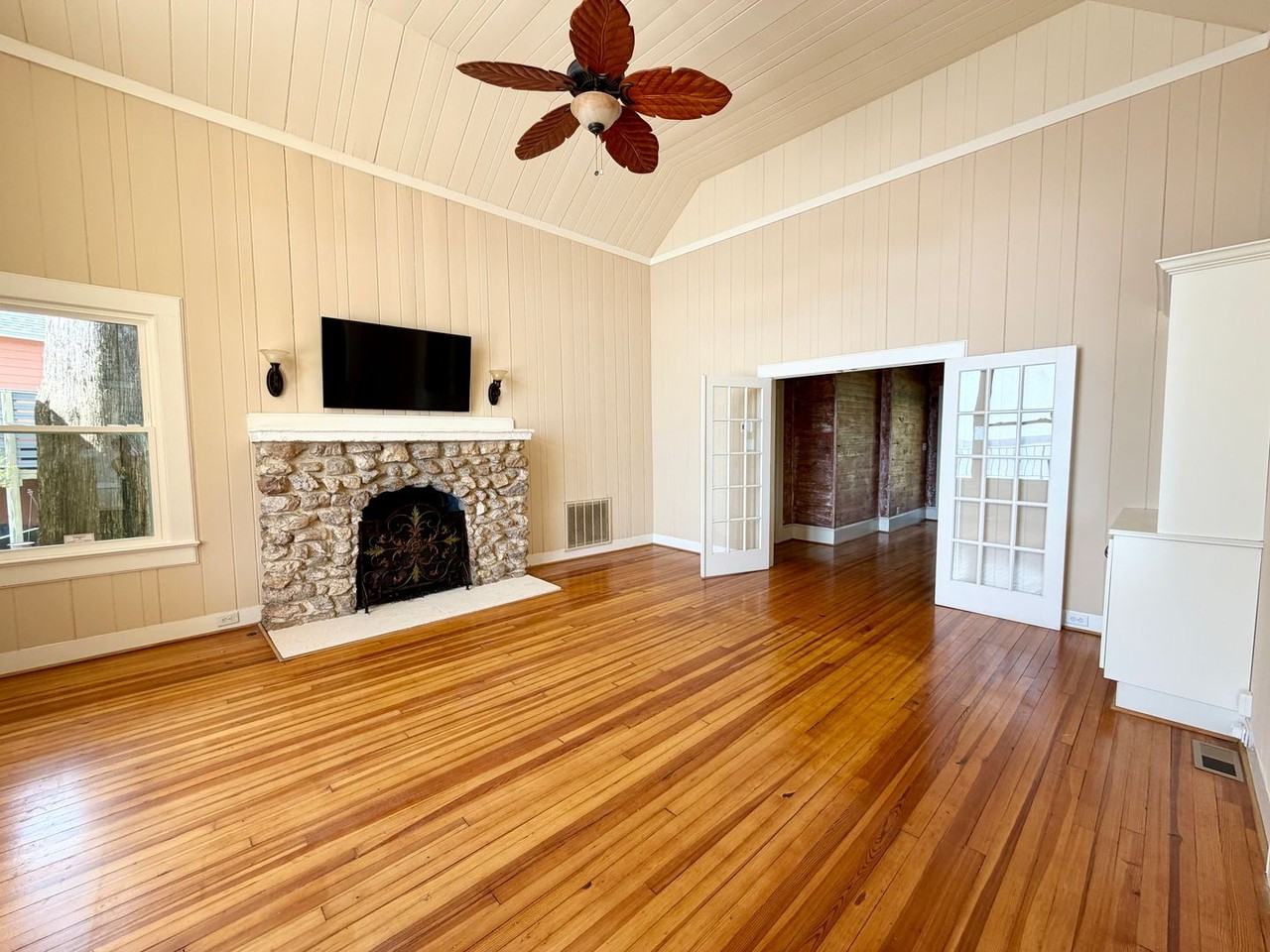 321 Cove View Ct - Photo 6 of 34