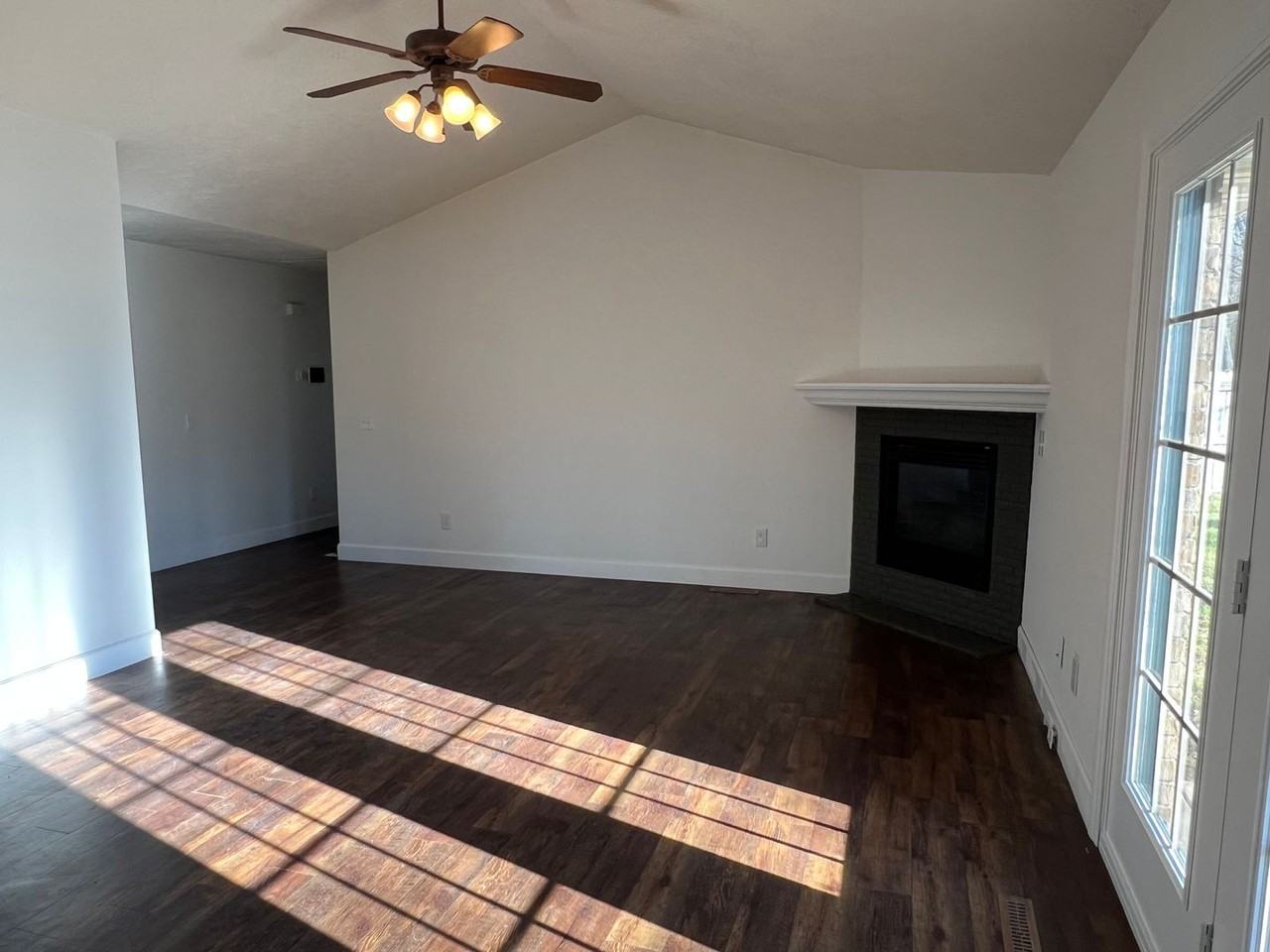 3128 S Overhill Ave - Photo 3 of 16