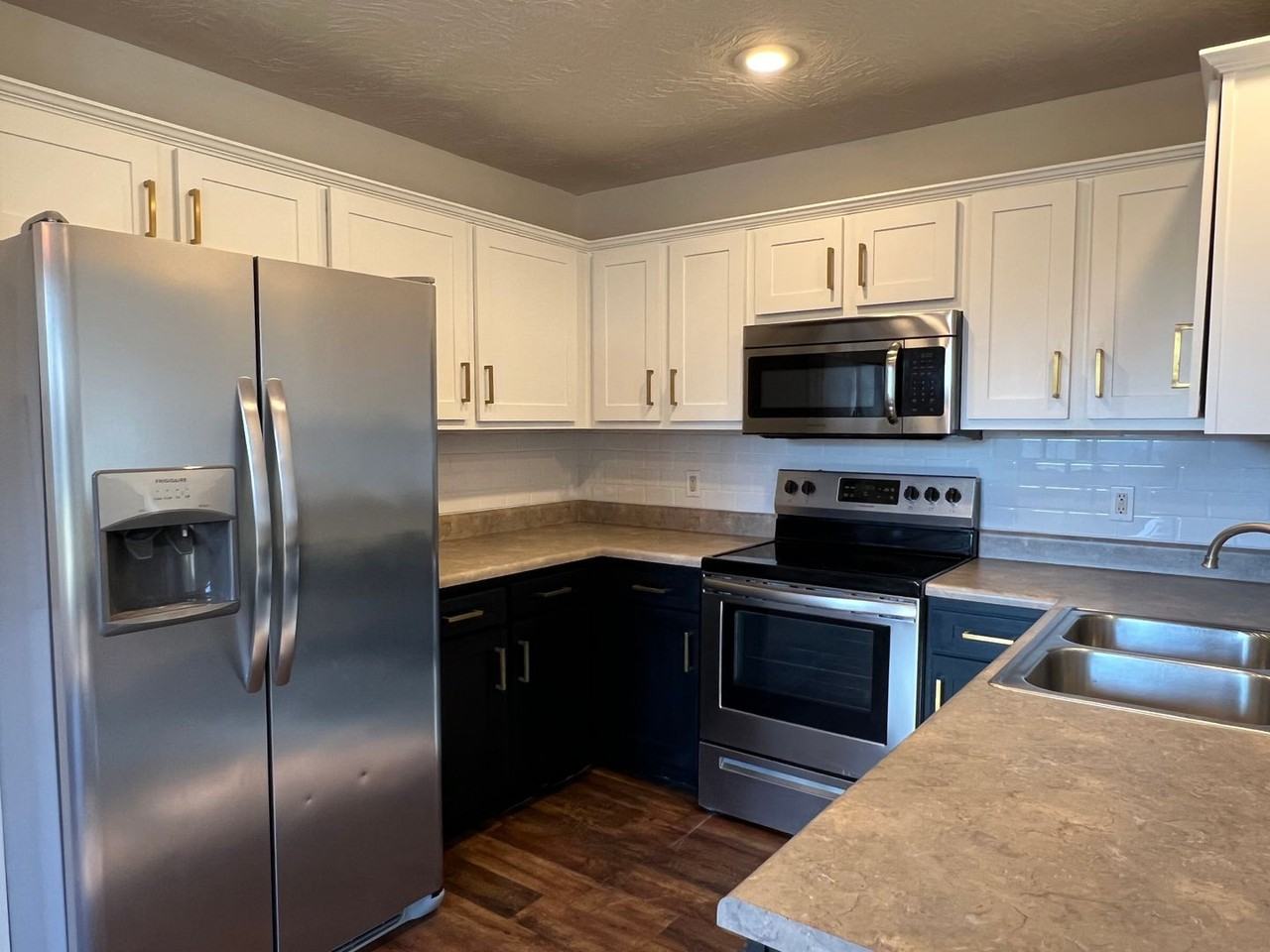 3128 S Overhill Ave - Photo 6 of 16