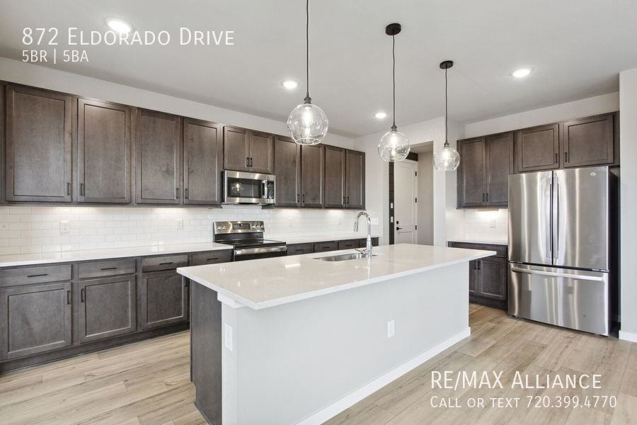 872 Eldorado Dr - Photo 7 of 34