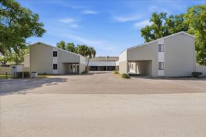 featured image of 1428 Oak Pl #C