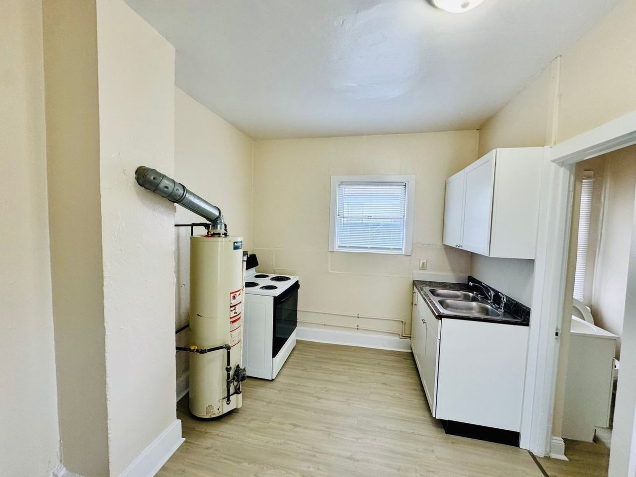 2200 Queen Ave - Photo 6 of 6