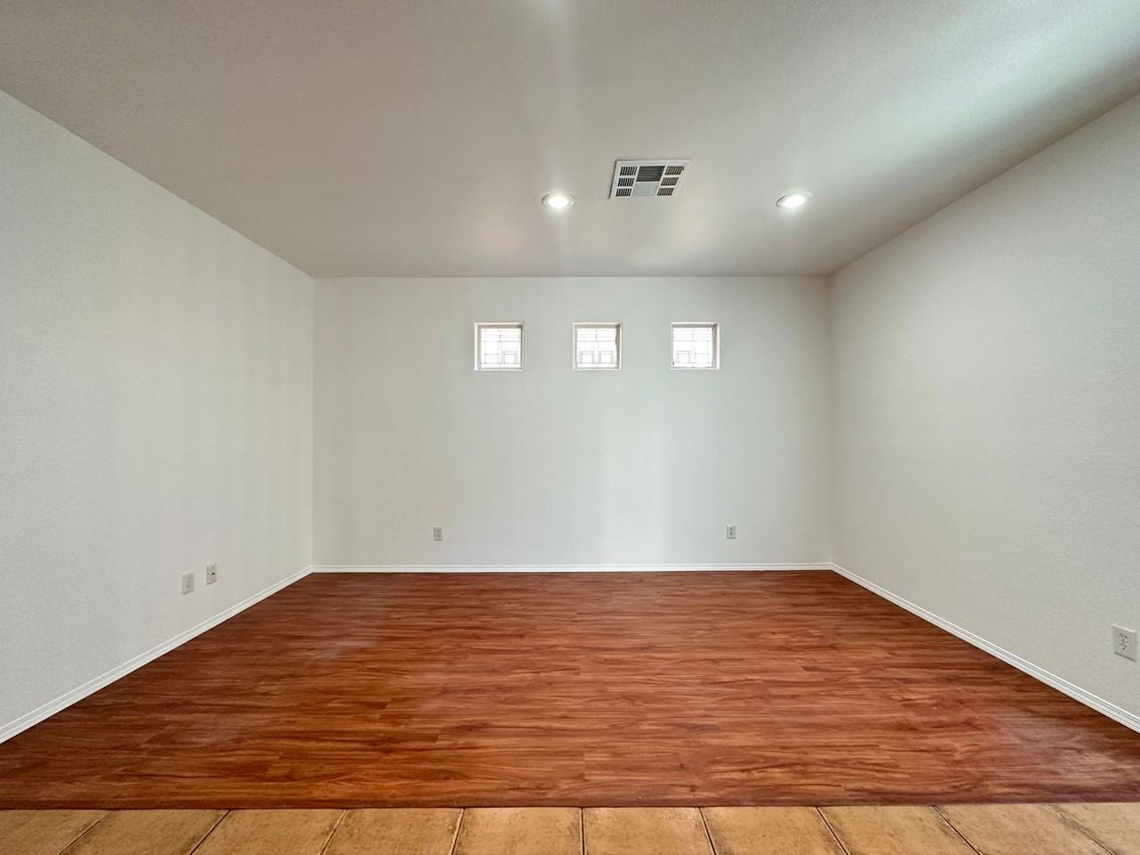 10541 Kivas Ct - Photo 3 of 19