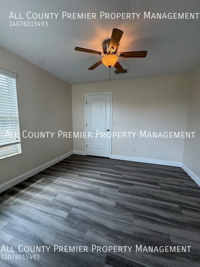 1555 Priory Cir - Photo 3 of 10