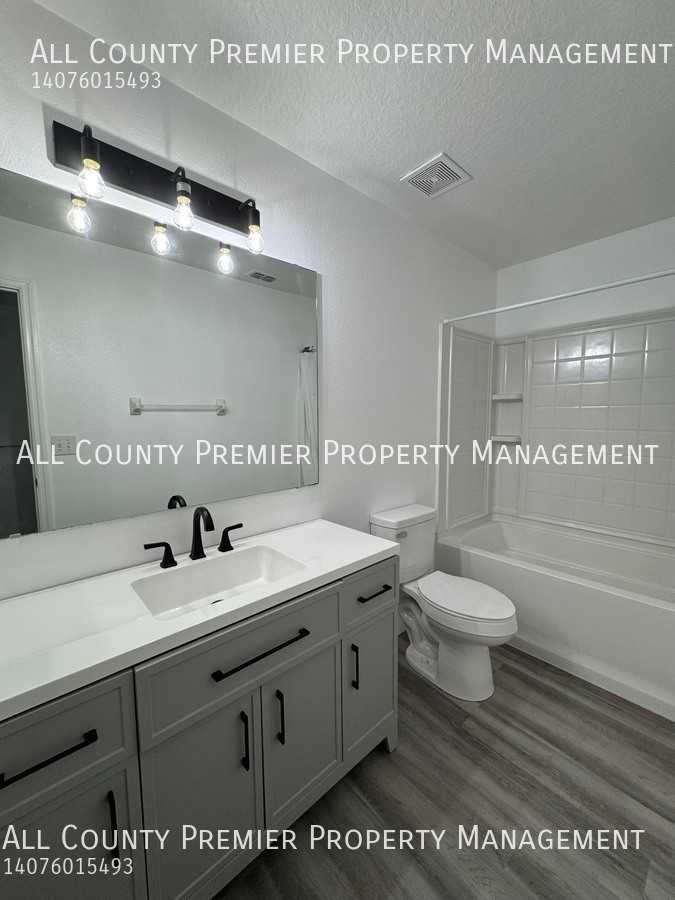 1555 Priory Cir - Photo 4 of 10