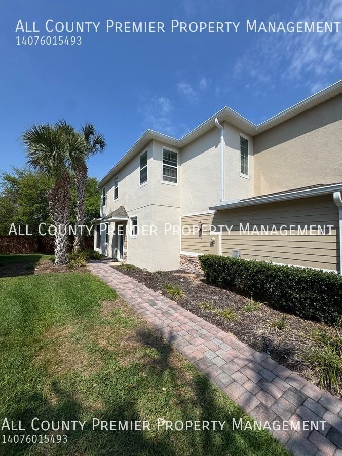 1555 Priory Cir - Photo 5 of 10